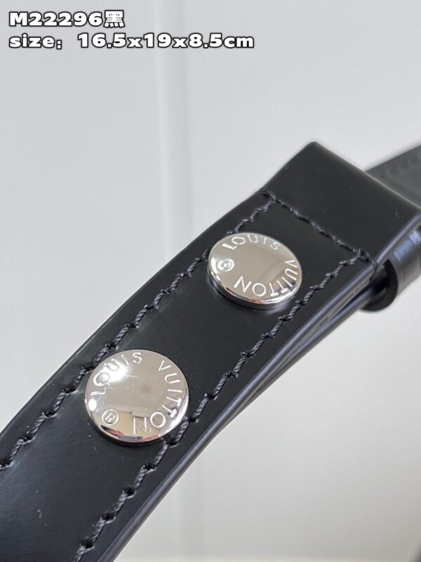 Louis Vuitton Twist Lock XL