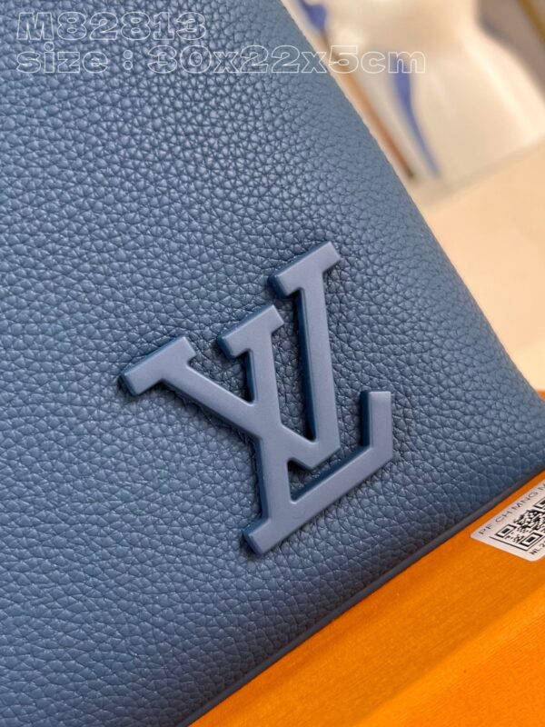 Louis Vuitton Takeoff Pouch