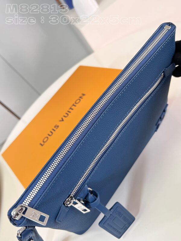 Louis Vuitton Takeoff Pouch