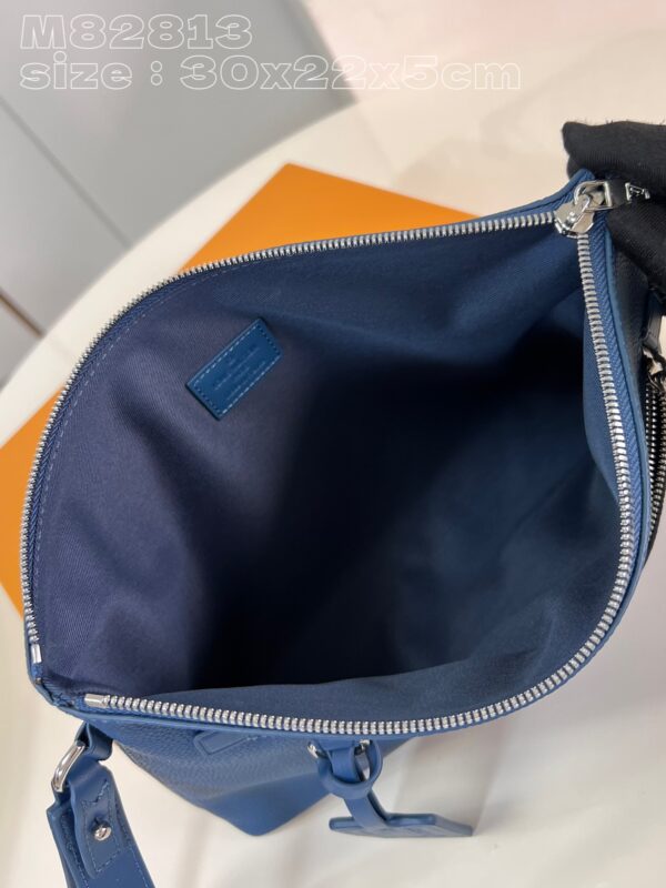 Louis Vuitton Takeoff Pouch