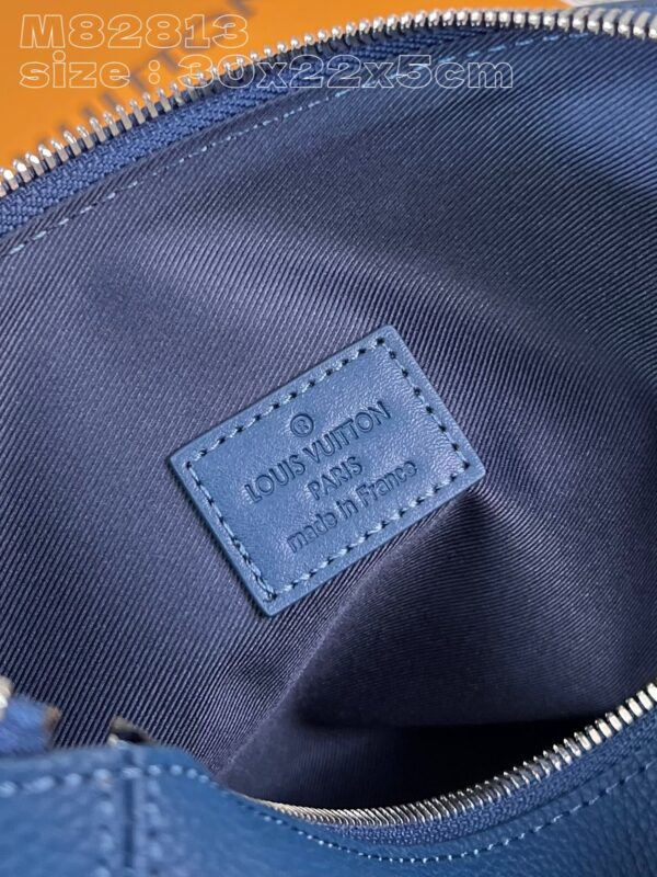 Louis Vuitton Takeoff Pouch