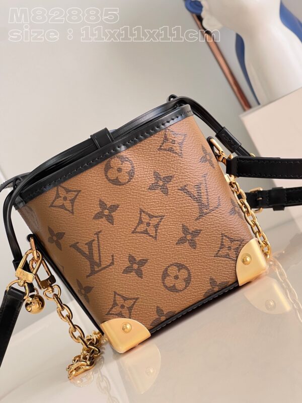 Louis Vuitton Noé Purse LV Charms
