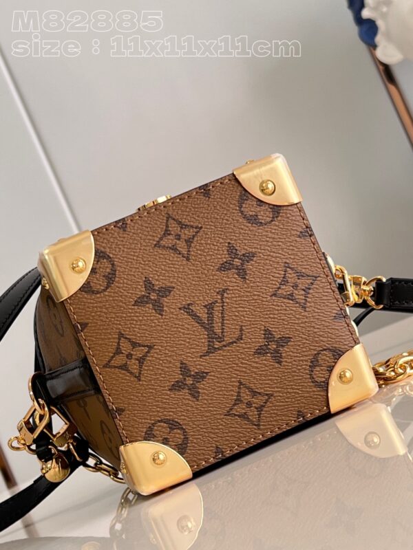 Louis Vuitton Noé Purse LV Charms
