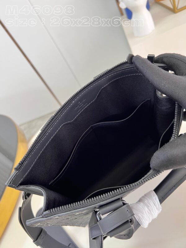 Louis Vuitton  Sac Plat Cross Handbag