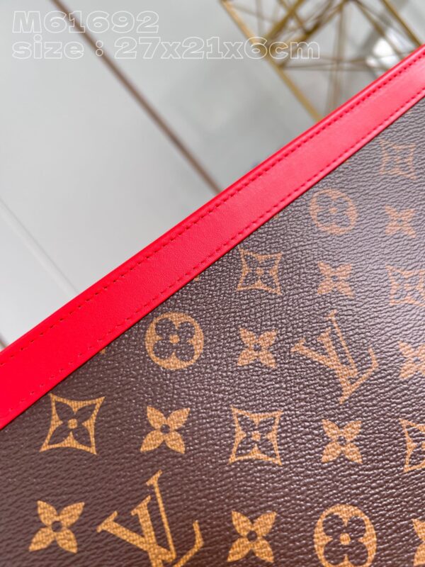 Louis Vuitton Pochette Voyage MM
