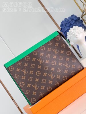 Louis Vuitton Pochette Voyage MM