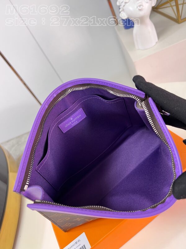 Louis Vuitton Pochette Voyage MM