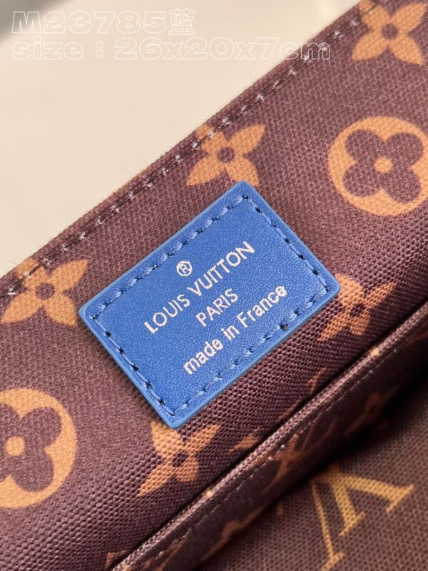 Louis Vuitton District PM