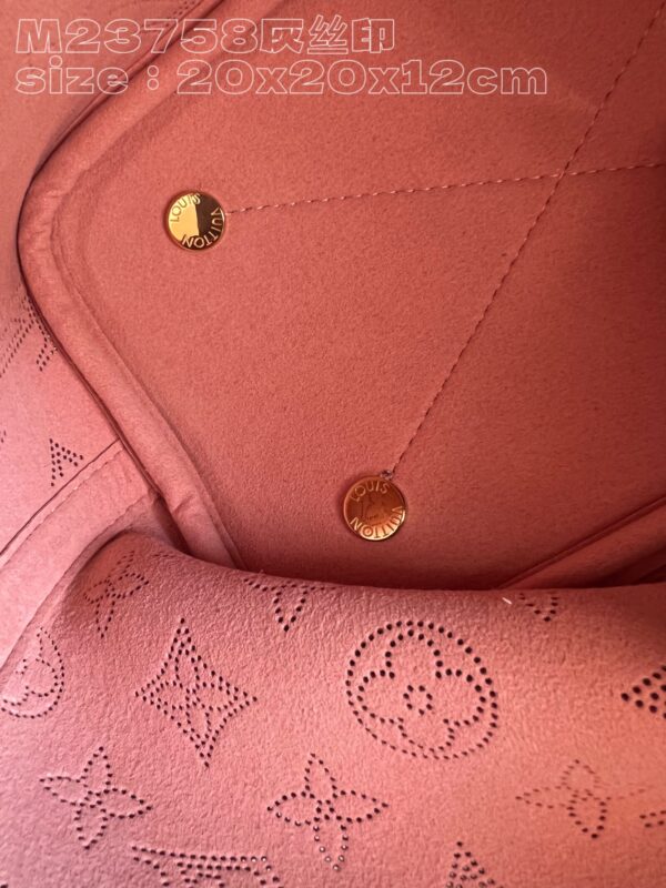 Louis Vuitton Blossom PM