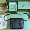 Gucci JUMBO GG MEDIUM MESSENGER BAG