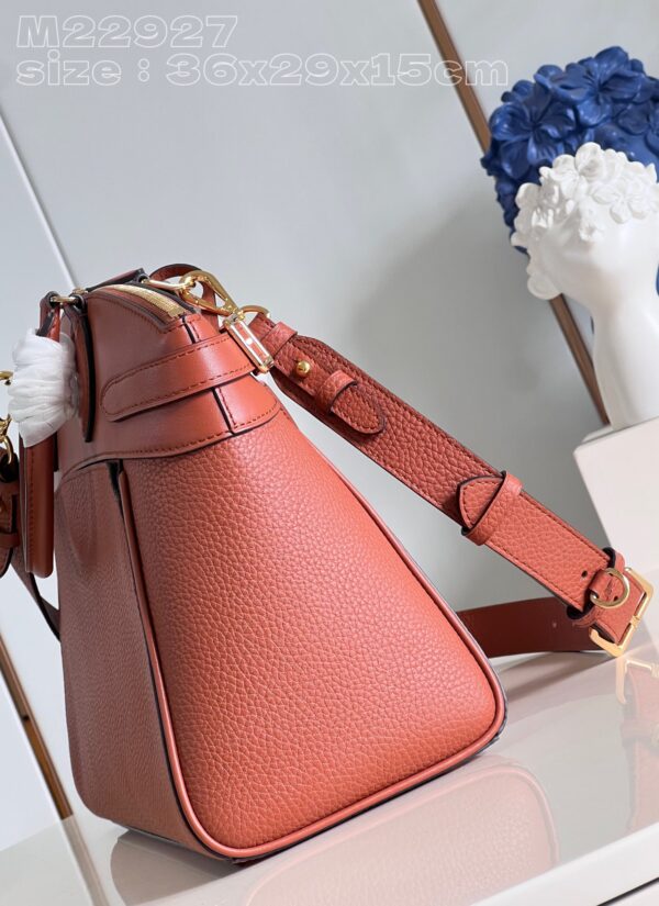 Louis Vuitton Lock It MM