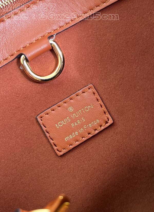 Louis Vuitton Lock It MM