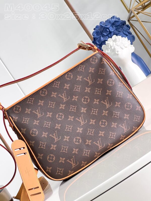Louis Vuitton Hudson GM bag