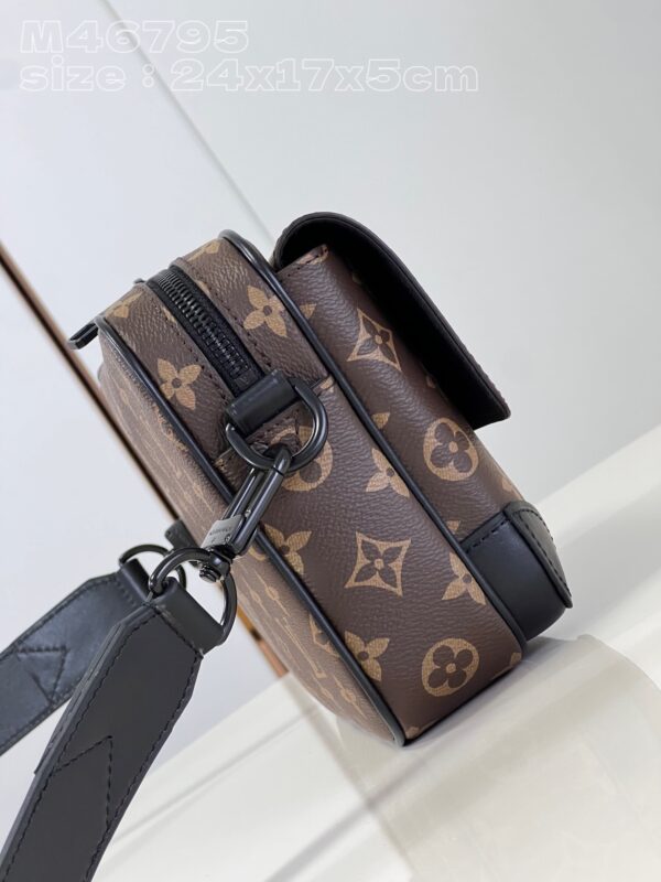 Louis Vuitton  Steamer