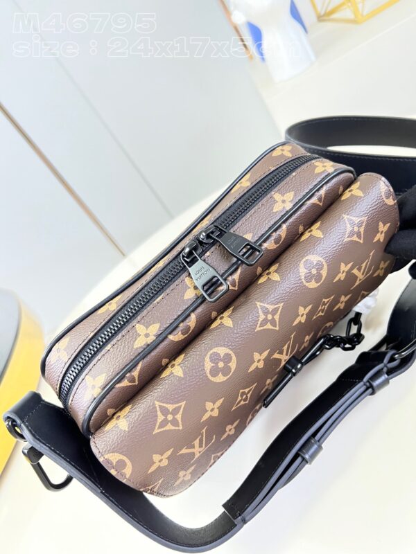 Louis Vuitton  Steamer