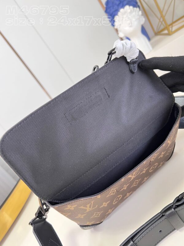 Louis Vuitton  Steamer