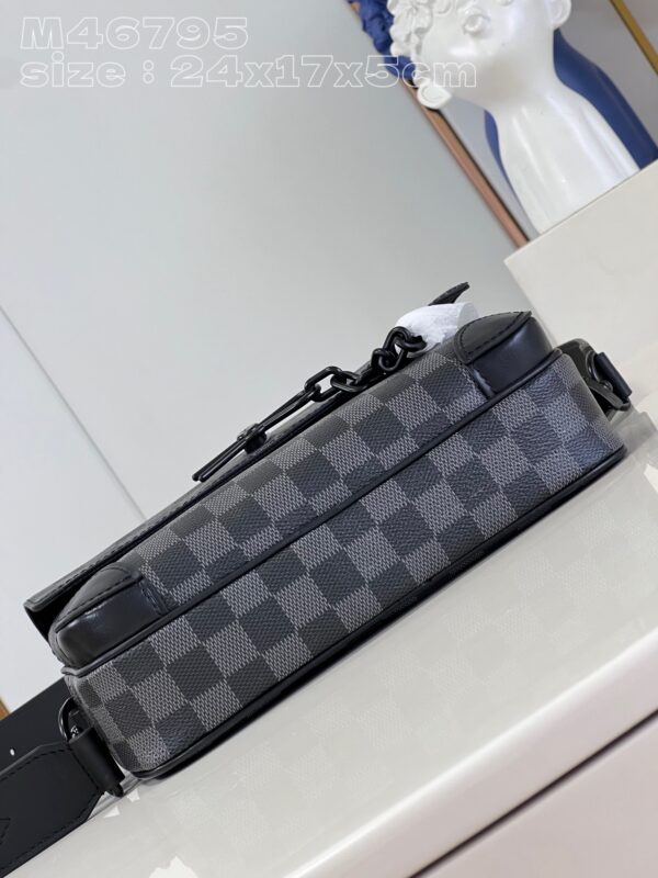 Louis Vuitton  Steamer