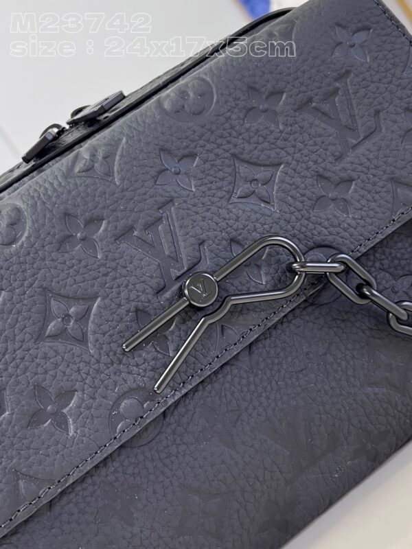 Louis Vuitton Steamer Messenger