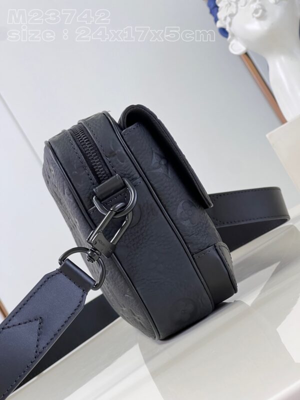 Louis Vuitton Steamer Messenger