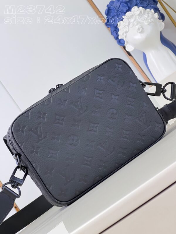 Louis Vuitton Steamer Messenger