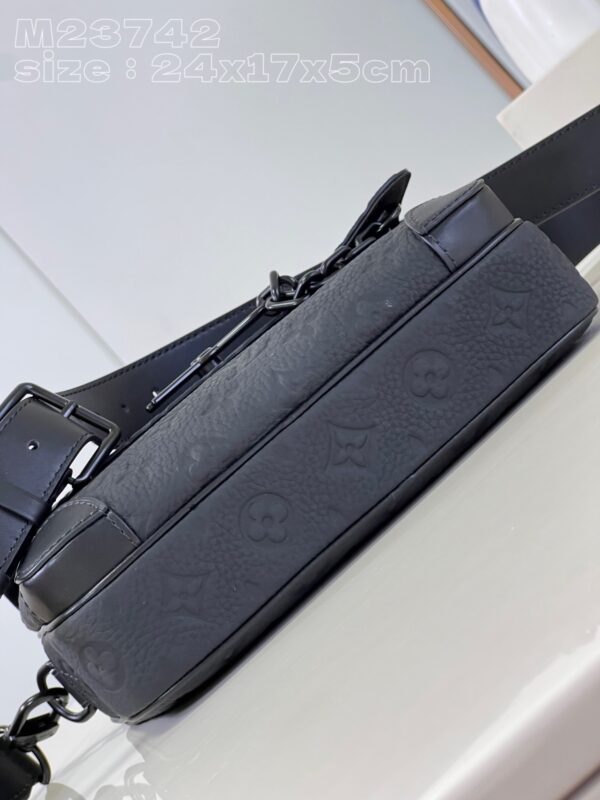 Louis Vuitton Steamer Messenger