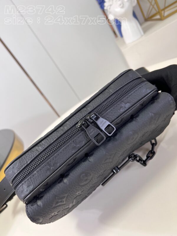 Louis Vuitton Steamer Messenger