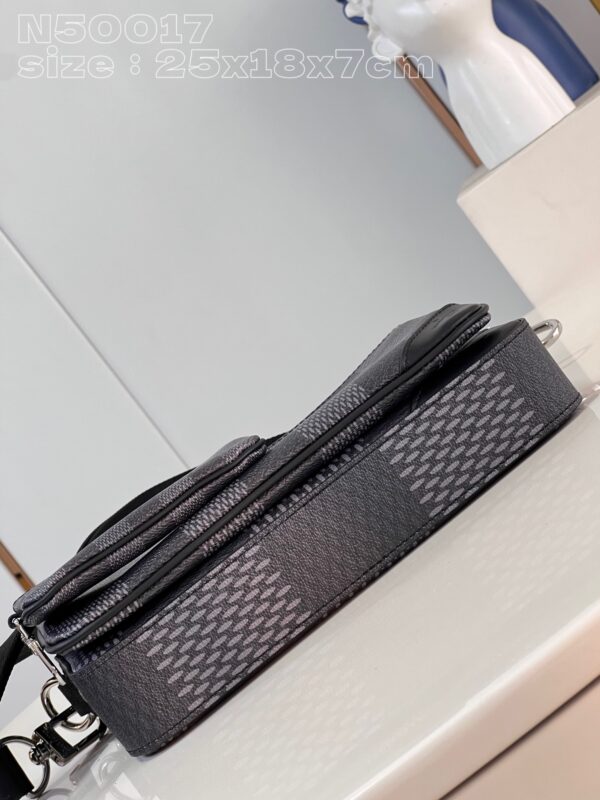 Louis Vuitton Trio Messenger