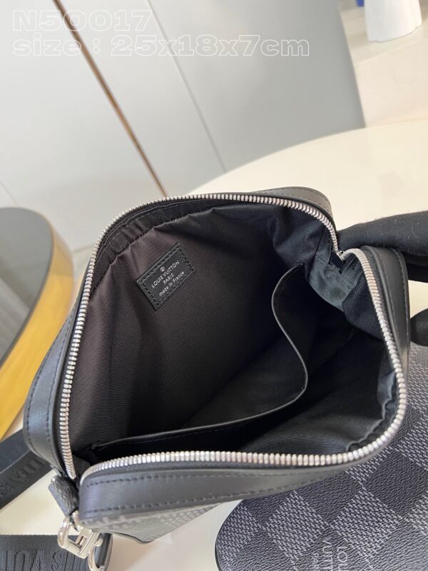 Louis Vuitton Trio Messenger
