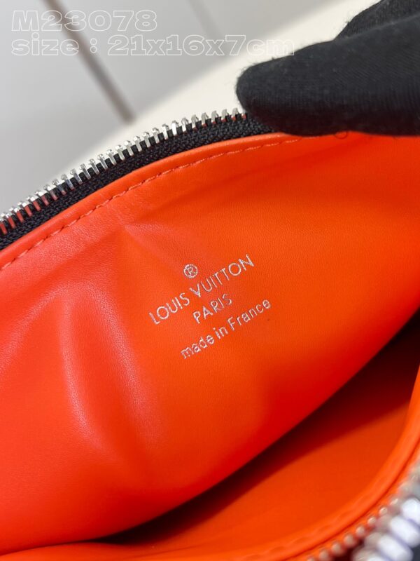 Louis Vuitton Coussin BB