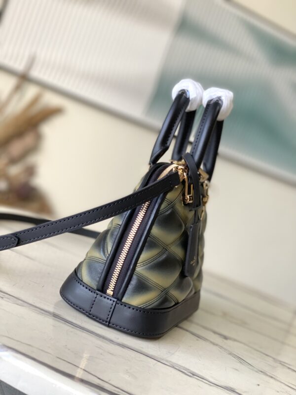 Louis Vuitton Alma BB