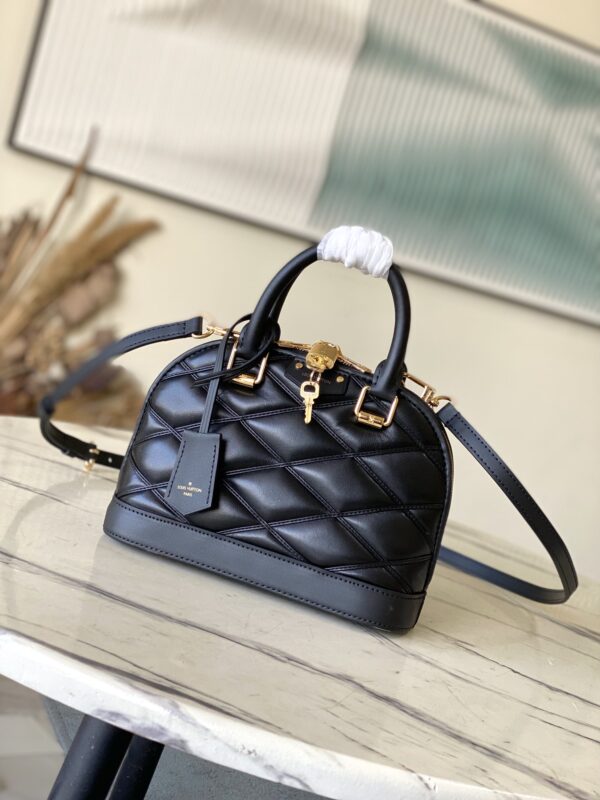 Louis Vuitton Alma BB