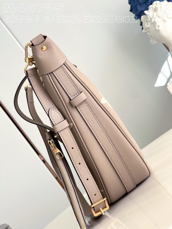 Louis Vuitton Loop Hobo