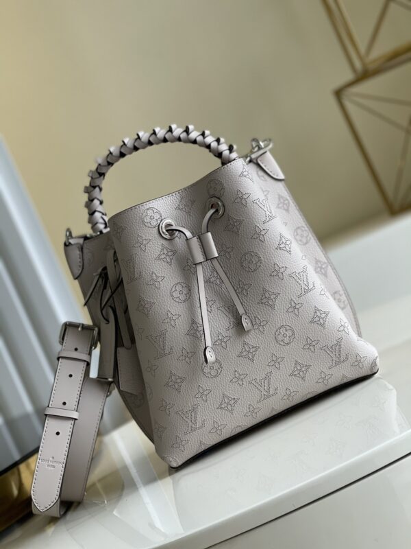 Louis Vuitton Vert Lagon Muria
