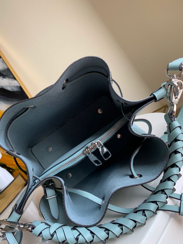Louis Vuitton Vert Lagon Muria