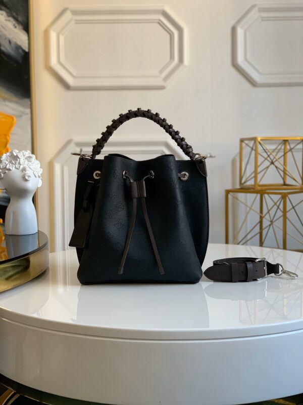 Louis Vuitton Vert Lagon Muria