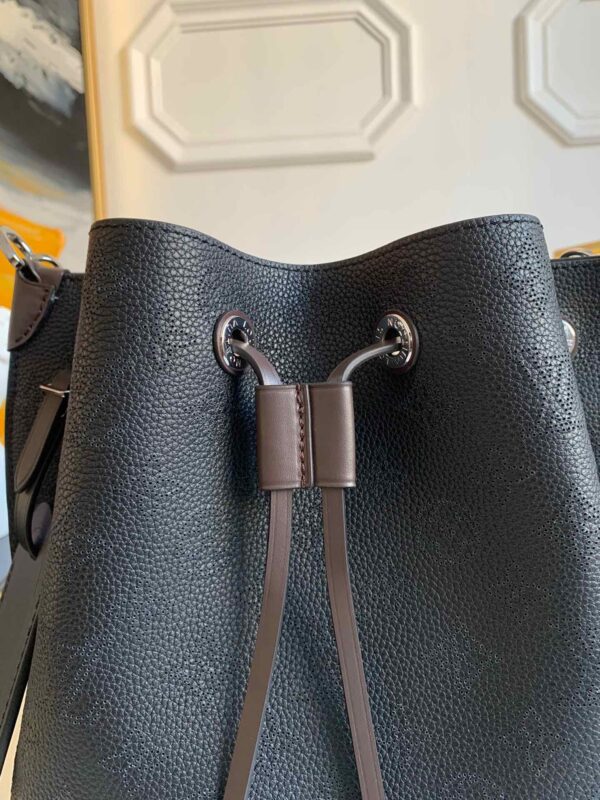 Louis Vuitton Vert Lagon Muria