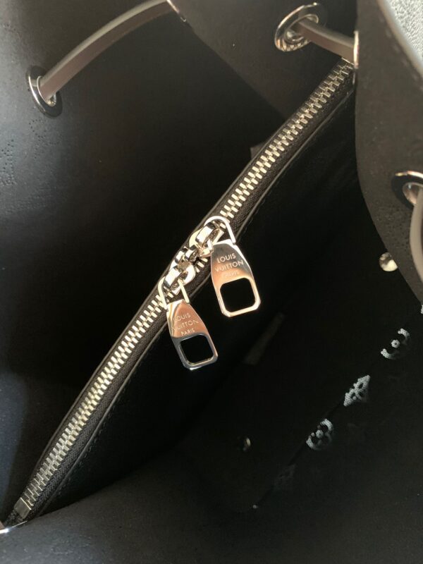Louis Vuitton Vert Lagon Muria