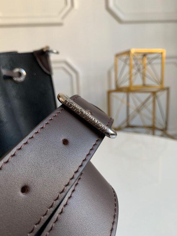 Louis Vuitton Vert Lagon Muria