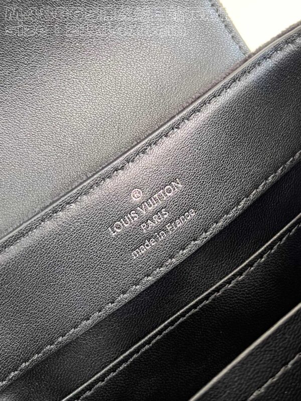Louis Vuitton Capucines Mini Bag