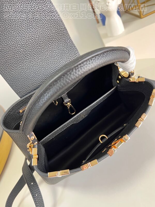 Louis Vuitton Capucines MM Handbag