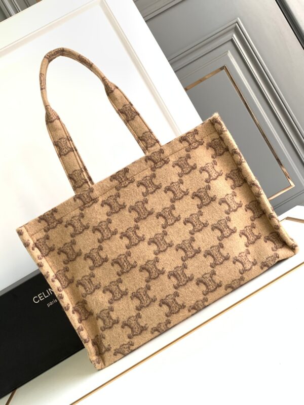 CELINE LARGE CABAS THAIS