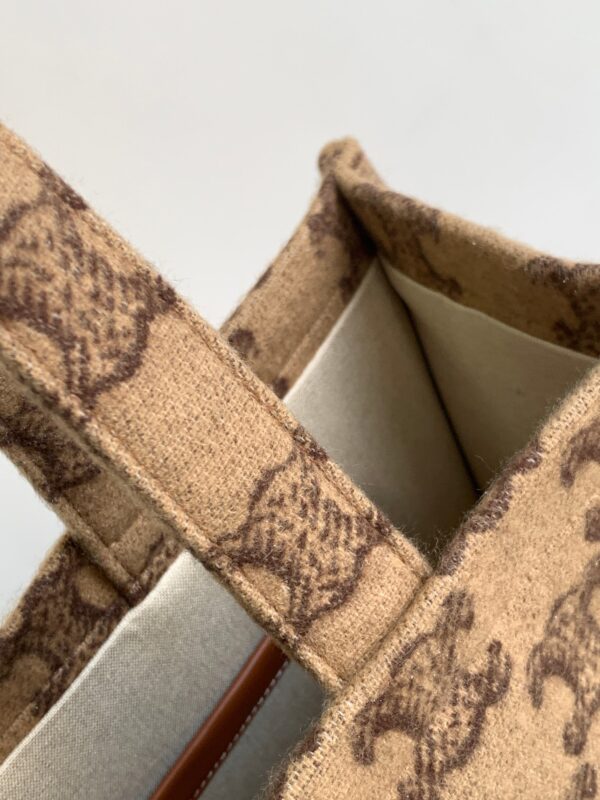 CELINE LARGE CABAS THAIS