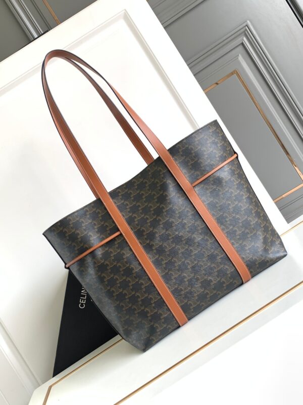 CELINE CABAS DRAWSTRING IN TRIOMPHE CANVAS AND CALFSKIN TAN