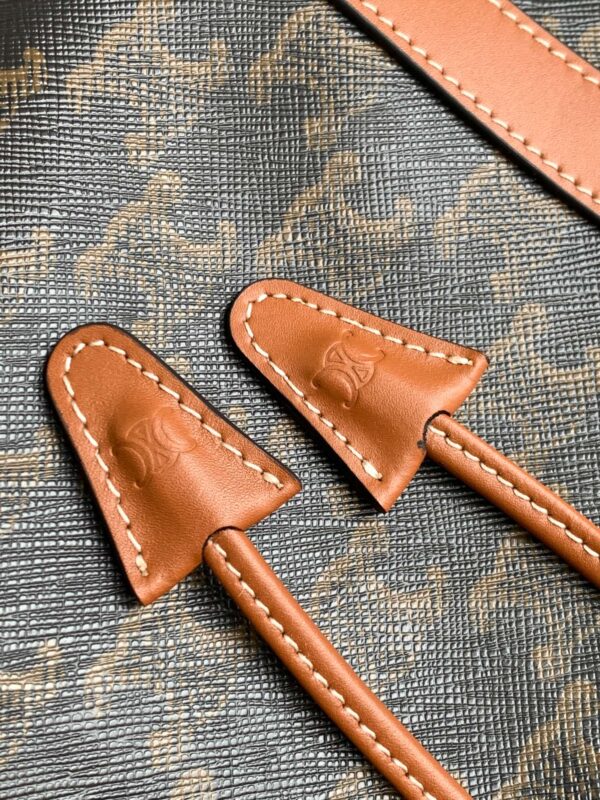CELINE CABAS DRAWSTRING IN TRIOMPHE CANVAS AND CALFSKIN TAN