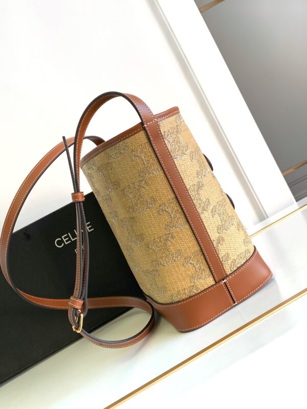CELINE BUCKET CUIR TRIOMPHE BAG