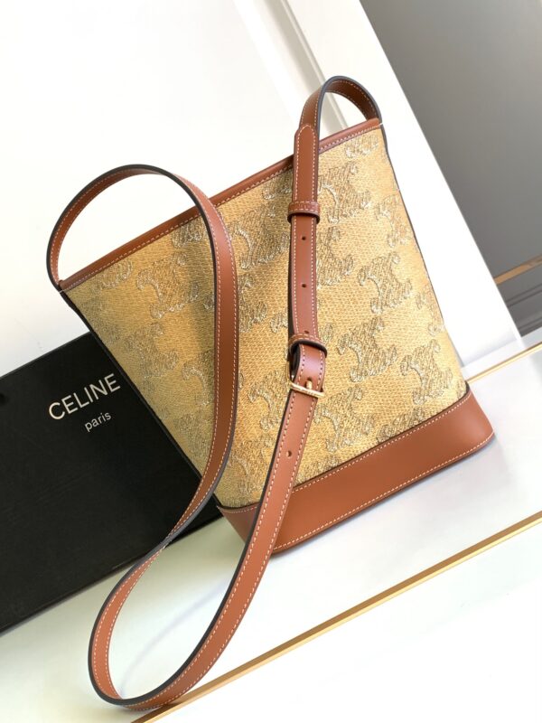 CELINE BUCKET CUIR TRIOMPHE BAG