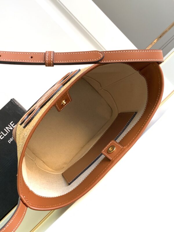 CELINE BUCKET CUIR TRIOMPHE BAG