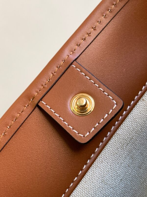 CELINE BUCKET CUIR TRIOMPHE BAG