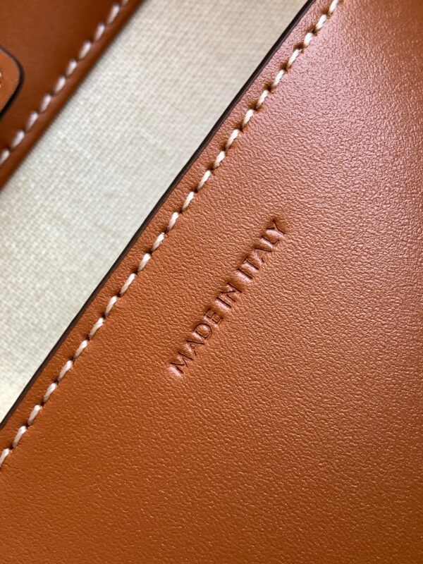 CELINE BUCKET CUIR TRIOMPHE BAG