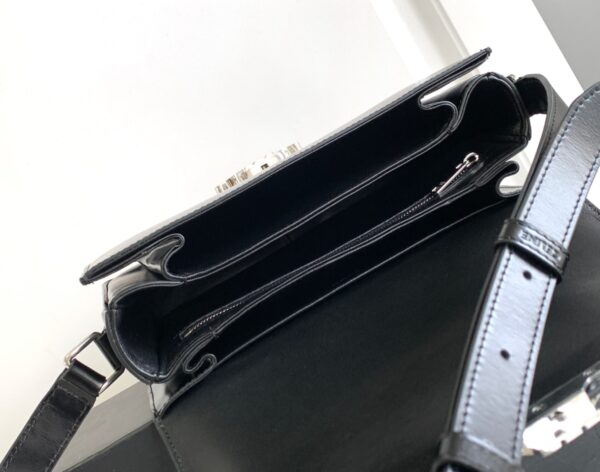 CELINE CLASSIQUE TRIOMPHE BAG
